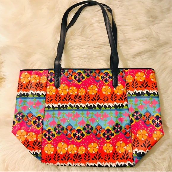 Vera Bradley Vinyl Floral Pattern Oversized Tote - Picture 4 of 6